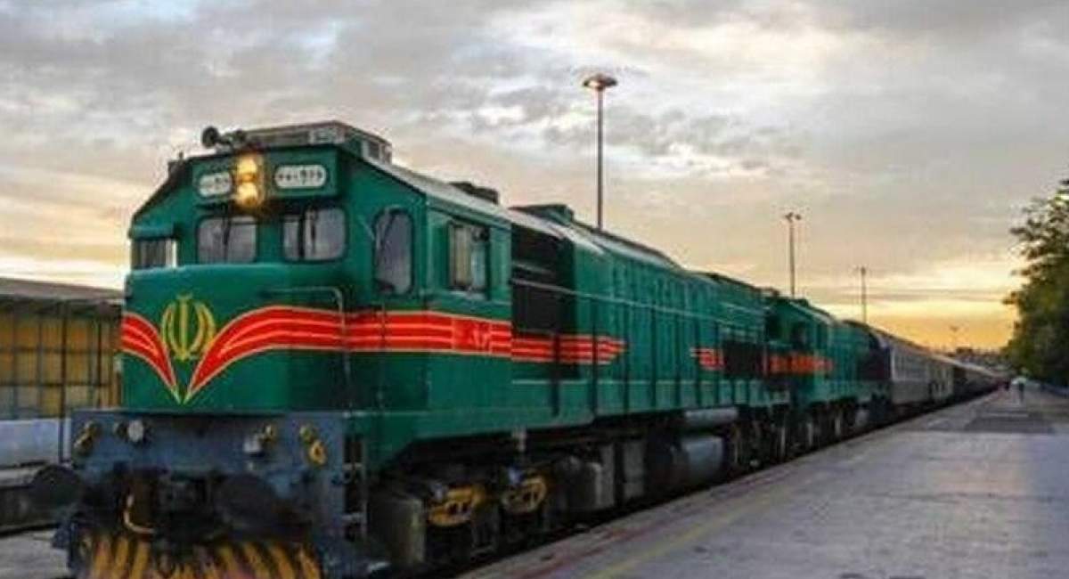 خروج قطار از ریل در ایستگاه راه‌آهن مشهد