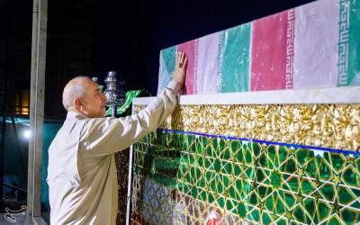 عکس/ توسل رئیس مجلس به شهید گمنام