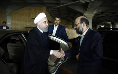 عکس/ ماشینی که روحانی سوار می‌شود