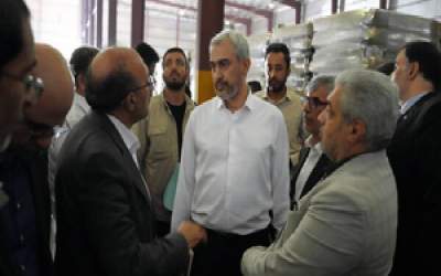 وزیر اقتصاد: موانع گمرکی باید کاهش یابد