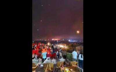 لحظه هولناک سقوط صدها پهپاد روی سر مردم چین!  <img src="https://cdn.jahannews.com/images/video_icon.png" width="16" height="16" border="0" align="top">