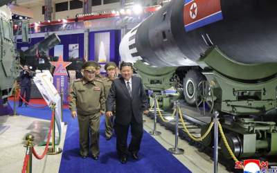 رونمایی کره شمالی از تسلیحات فوق مدرن +تصاویر