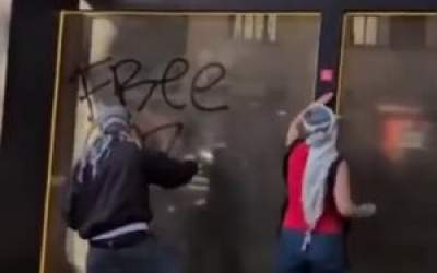 تخریب فروشگاه‌های حامی اسرائیل در بارسلونا  <img src="https://cdn.jahannews.com/images/video_icon.png" width="16" height="16" border="0" align="top">