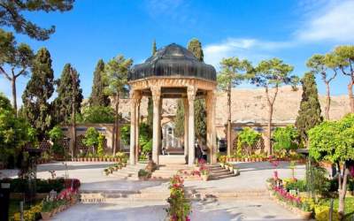 چرا حافظ را دوست داریم؟