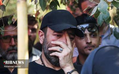 عکس/ اشک‌های شاگرد آ تقی