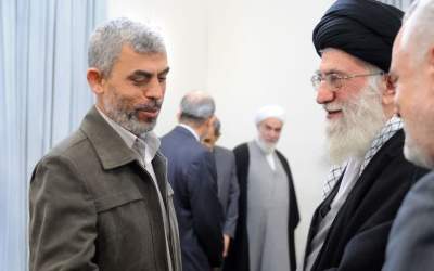 عکس/ دیدار شهید «یحیی السنوار» با رهبر انقلاب