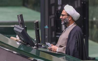 گفتگو | عضو هیئت رئیسه مجلس: دولت در حال سیاسی کاری است؛ می‌خواهد هزینه جابجایی وزرای ضعیف را مجلس بدهد/ شعارشان برنامه هفتم بود الان می‌گویند قابلیت اجرا ندارد!