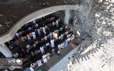 عکس/ شکرگزاری در دل ویرانی