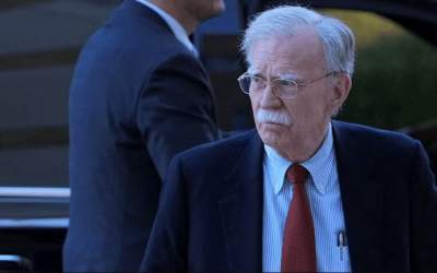 جان بولتون در دادگاه: بی‌گناهم