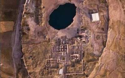 تخت سلیمان؛ یکی از جاذبه های تاریخی ایران