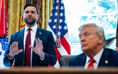 اصابت ترکش به خودروی اسکورت معاون ترامپ