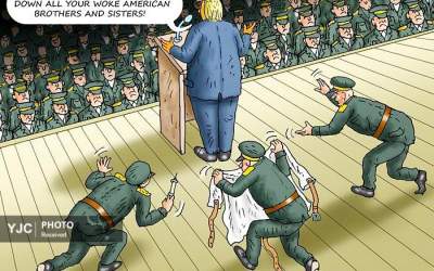 عکس/ ماموران تیمارستان دنبال ترامپ هستند!