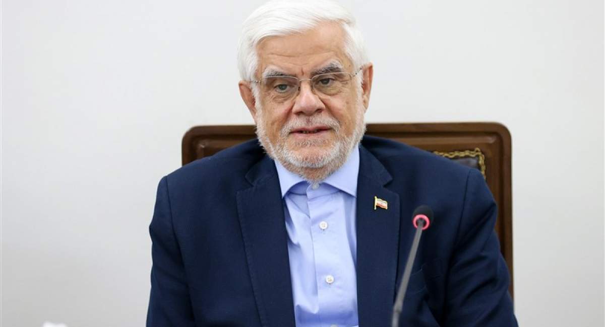 عارف: دانشگاه برای تقویت روحیه ملی نقش‌آفرینی کند