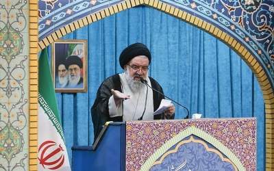 آیت الله خاتمی: مذاکره با آمریکا ساده‌لوحی سیاسی است/ ملت عاشورایی ایران هرگز تسلیم نخواهد شد