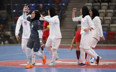 صعود دختران فوتسال به نیمه‌نهایی بازی‌های آسیایی