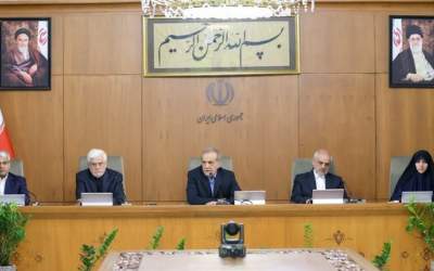 کیهان: دولت پزشکیان توان انجام کار ندارد