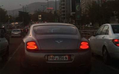 چرا برخی خودروهای لوکس با پلاک خارجی در ایران تردد می‌کنند؟