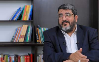 گفتگو | ایزدی: آمریکا در پنج حوزه اصلی دچار افول آشکار شده/ ترامپ با همین شعار افول آمریکا توانست رأی بیاورد/ سهم آمریکا از تجارت جهانی به ۲۰ درصد رسیده/ ۴۰ میلیون نفر دچار فقر غذایی هستند