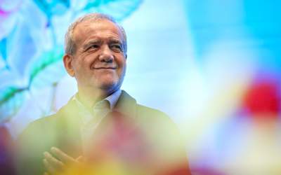 رئیس جمهور: به جایی رسیده‌ایم که حتی در پرداخت حقوق مشکل داریم/ اصلاح و کوچک کردن یک ضرورت است نه انتخاب/ حقوق و اضافه‌کار را به کسانی می‌دهیم که کار نمی‌کنند یا کار خاصی ندارند