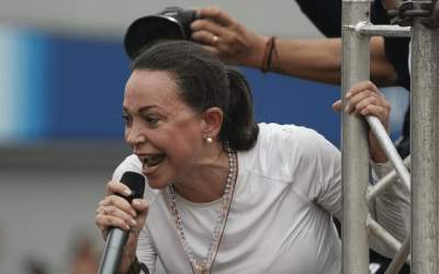 برنده صلح نوبل: به ونزوئلا حمله کنید