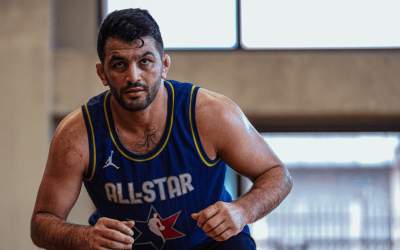 حسن یزدانی برای استقلال کشتی می‌گیرد؟