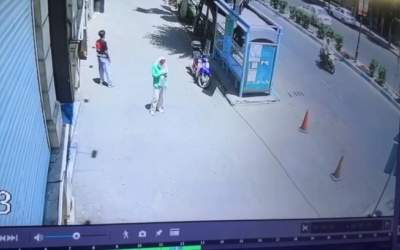 لحظه گوشی قاپی سارق نوجوان از یک زن  <img src="https://cdn.jahannews.com/images/video_icon.png" width="16" height="16" border="0" align="top">