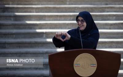 انتقاد روزنامه اصلاح طلب از رفتار سخنگوی دولت/ این چه رفتار لوس و بی‌نمکی است؟/ شما سخنگو هستی نه استندآپ کمدین