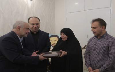 ۱۱ هزار فرزند شهید از نخبگان کشور هستند