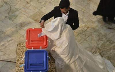 عروس و داماد عراقی پای صندوق رای آمدند +فیلم  <img src="https://cdn.jahannews.com/images/video_icon.png" width="16" height="16" border="0" align="top">