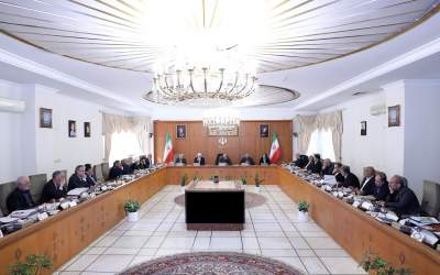 ادامه اعتراض حامیان دولت/ شرق: کسی در دولت پزشکیان پاسخگو نیست/ وزرا به انتظار معجزه نشسته‌اند تا گره کارها باز شود