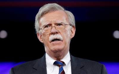 بولتون: طرح صلح ترامپ برای فروختن اوکراین است