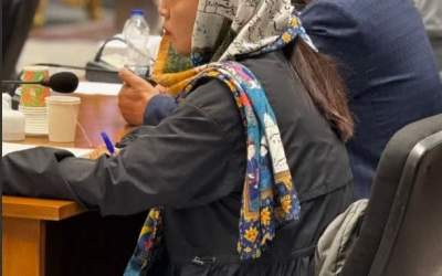 عکس/ روسری جالب خبرنگار چین