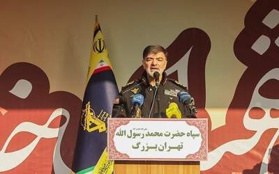 سردار رادان در مراسم‌ تشییع شهدا: ملتی که پشت سر ولی فقیه بایستد، شکست‌ناپذیر است/ قدرت ایران در همبستگی مردم و پیروی از ولی فقیه است