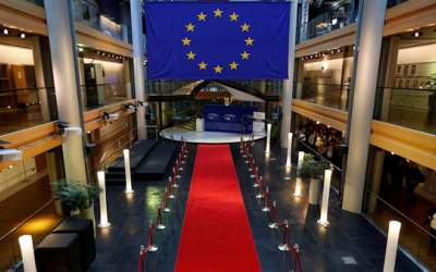 اروپا: شبکه‌های اجتماعی برای نوجوانان ممنوع شود