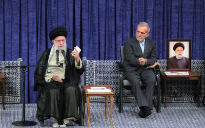 چرا رهبر انقلاب به حمایت از دولت و رئیس‌جمهور اصرار دارند؟