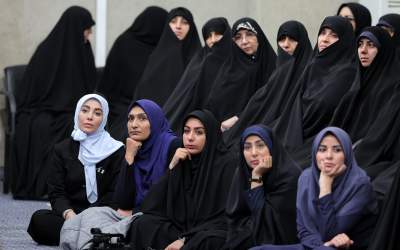 تصاویر دیدار رهبرانقلاب با هزاران نفر از زنان و دختران  <img src="https://cdn.jahannews.com/images/picture_icon.png" width="16" height="16" border="0" align="top">