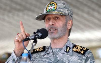 فرمانده کل ارتش: در دفاع از نظام اسلامی تا پای جان ایستاده‌ایم/ بعد از جنگ در ارتقاء قدرت لحظه‌ای را از دست نداده‌ایم