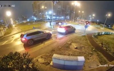 مرسدس بنز هم پرواز کردن بلد است!  <img src="https://cdn.jahannews.com/images/video_icon.png" width="16" height="16" border="0" align="top">