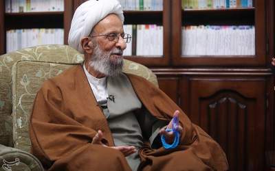 به هر کسی هنرمند نگویید!