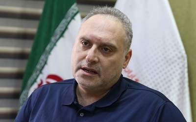 قصیده‌ای خواندنی از افشین علا برای جزایر سه‌گانه