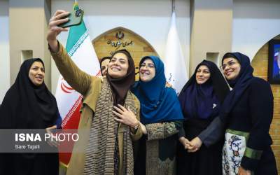 عکس/ سلفی با خانم سخنگو