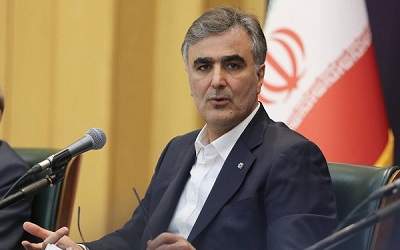 زنگنه: «فرزین» بیشتر دنبال ماندن در بانک مرکزی است