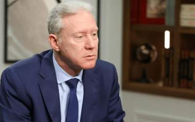 ادعا درباره تعلیق عمدی پذیرش سفیر ایران در لبنان