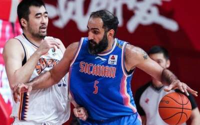 حامد حدادی، ستاره بسکتبال ایران استقلالی شد