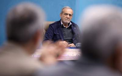 تصاویر نشست رئیس جمهور با فعالان سیاسی کشور؛ کدام چهره‌ها حاضر بودند؟/ پزشکیان: به ریاست دل نبسته‌ام، برای حفظ جایگاه باج نمی‌دهم  