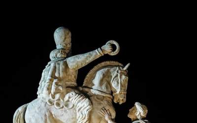 تندیس والرین در ورودی فرودگاه مهرآباد قرار گرفت