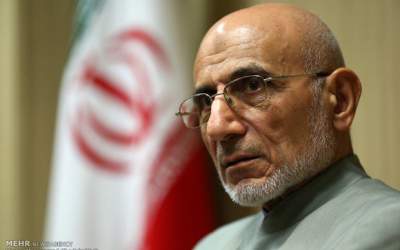 میرسلیم: دولت از سقوط ارزش پول ملی جلوگیری کند