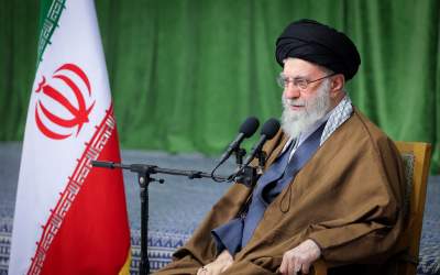 رهبر انقلاب: دلیل آشفتگی زورگویان فاسد، ایستادگی ایران اسلامی در مقابل نظم ناعادلانه در جهان است/ ابتکار، شجاعت و فداکاری جوانان ایرانی باعث شکست تهاجم سنگین آمریکا و زائده ننگین آن شد