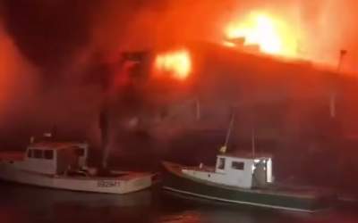 اسکله تاریخی آمریکا آتش گرفت  <img src="https://cdn.jahannews.com/images/video_icon.png" width="16" height="16" border="0" align="top">