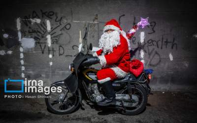 عکس/ بابانوئل سوار هوندا 125